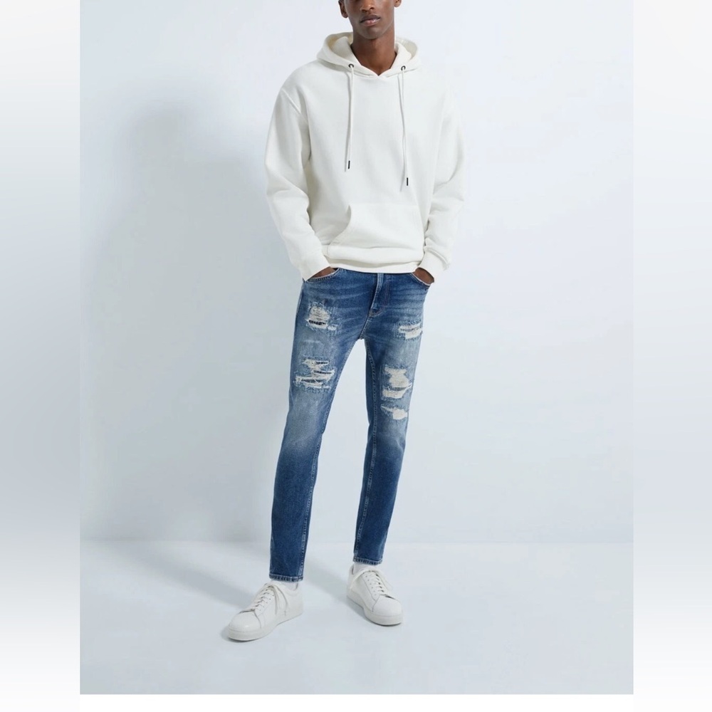 Zara Men's Blue Distressed Jeans